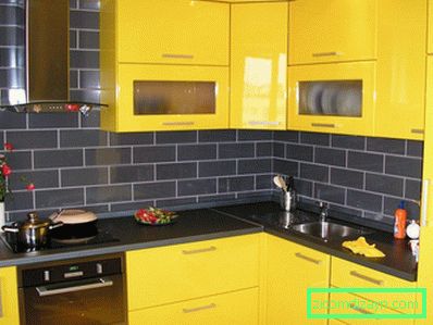 Кујна дизајн лимон боја (вистинска слика)
