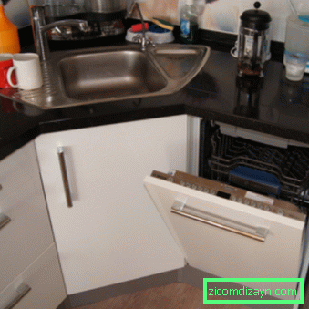 Кујна со машина за миење садови (100)